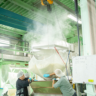釜屋（写真／甑（こしき））