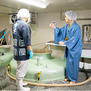 釜屋（写真／醸造タンク）
