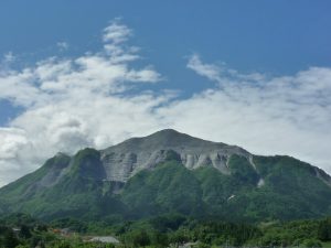 【予約制】歴史をたどる武甲山登山ツアー　シラジクボ～持山寺跡編